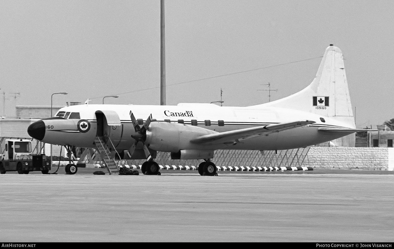 Aircraft Photo of 109160 | Canadair CC-109 Cosmopolitan | Canada - Air Force | AirHistory.net #507100