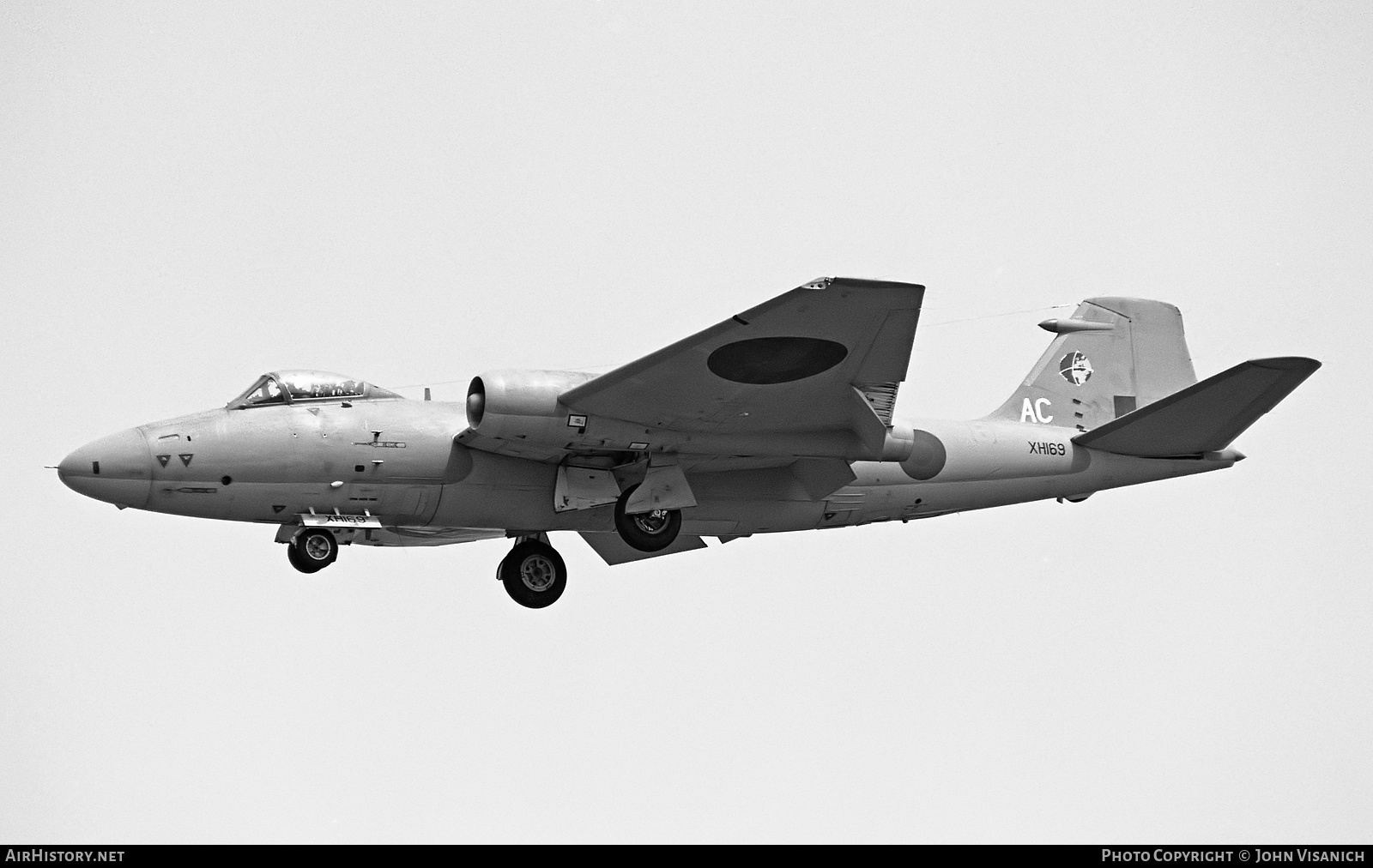 Aircraft Photo of XH169 | English Electric Canberra PR9 | UK - Air Force | AirHistory.net #507116