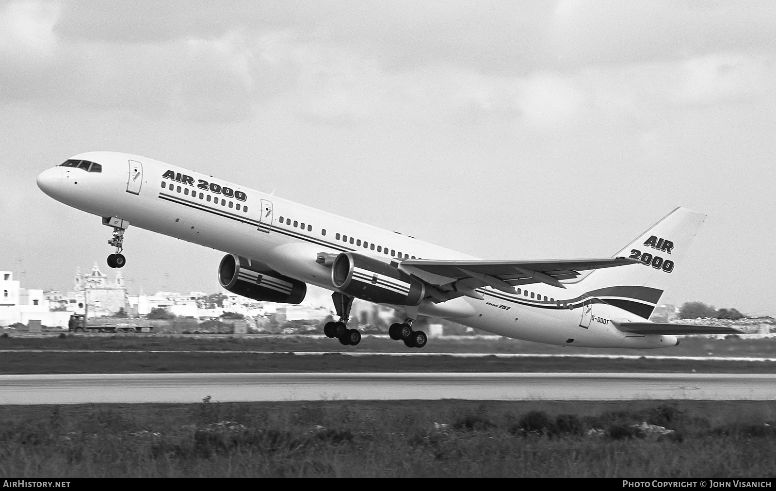 Aircraft Photo of G-OOOT | Boeing 757-236 | Air 2000 | AirHistory.net #507118