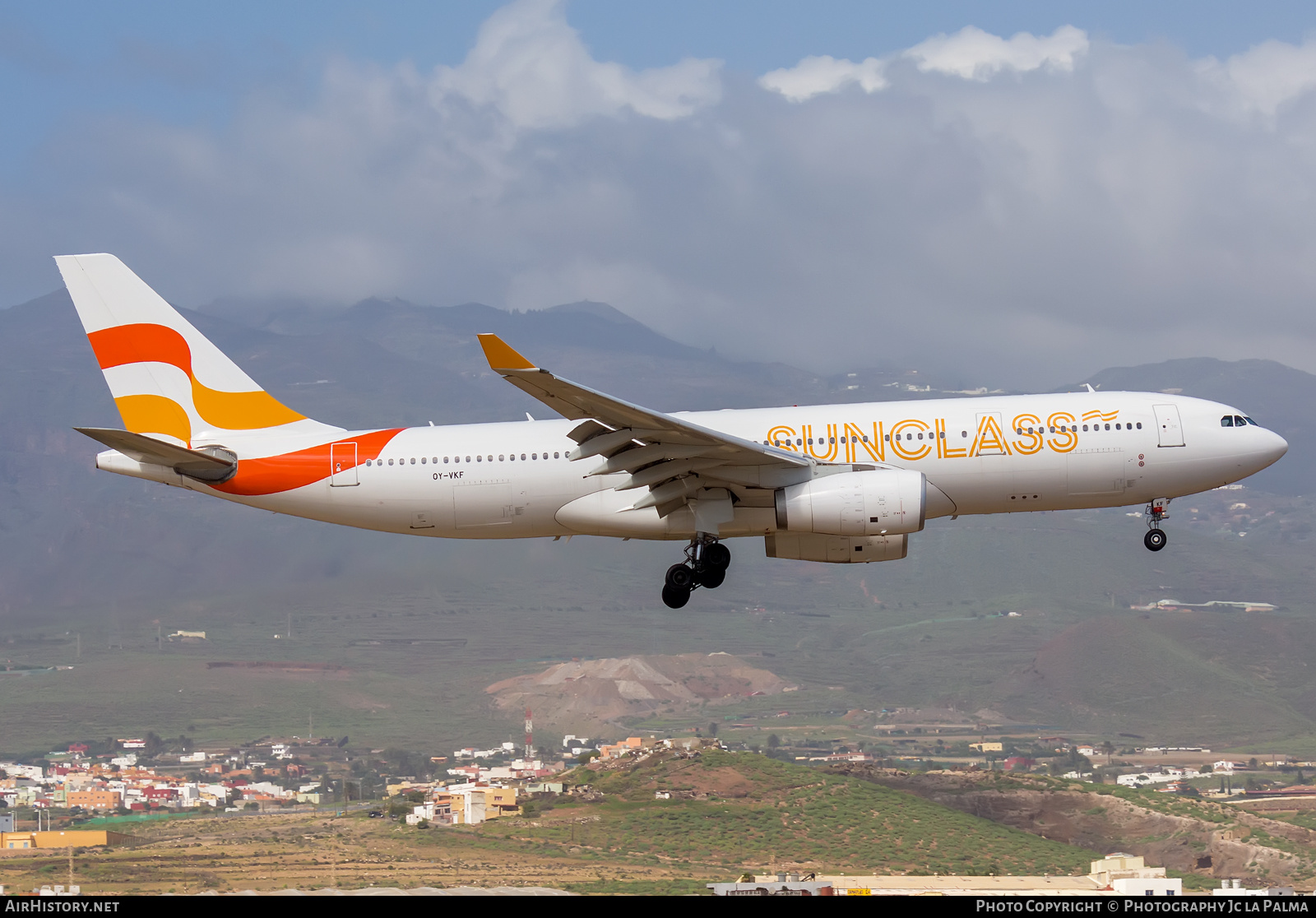 Aircraft Photo of OY-VKF | Airbus A330-243 | Sunclass Airlines | AirHistory.net #507165