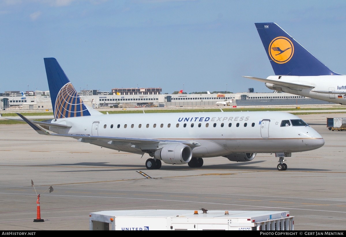 Aircraft Photo of N208SY | Embraer 175LR (ERJ-170-200LR) | United Express | AirHistory.net #507211