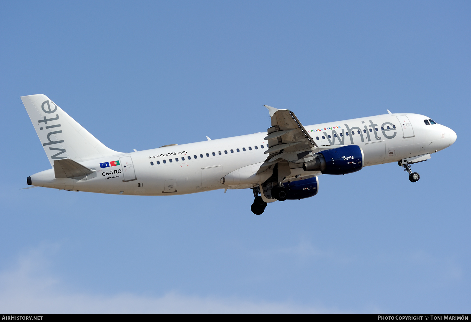 Aircraft Photo of CS-TRO | Airbus A320-214 | White Airways | AirHistory.net #507399