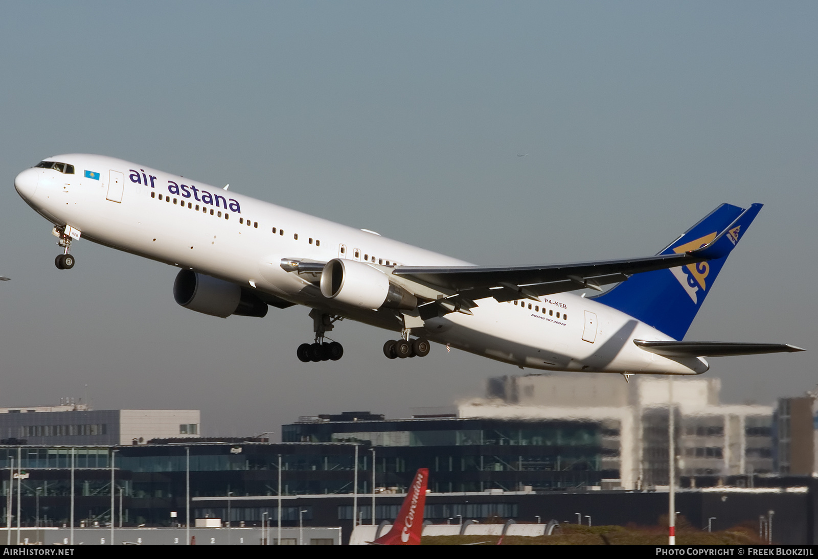 Aircraft Photo of P4-KEB | Boeing 767-3KY/ER | Air Astana | AirHistory.net #507433