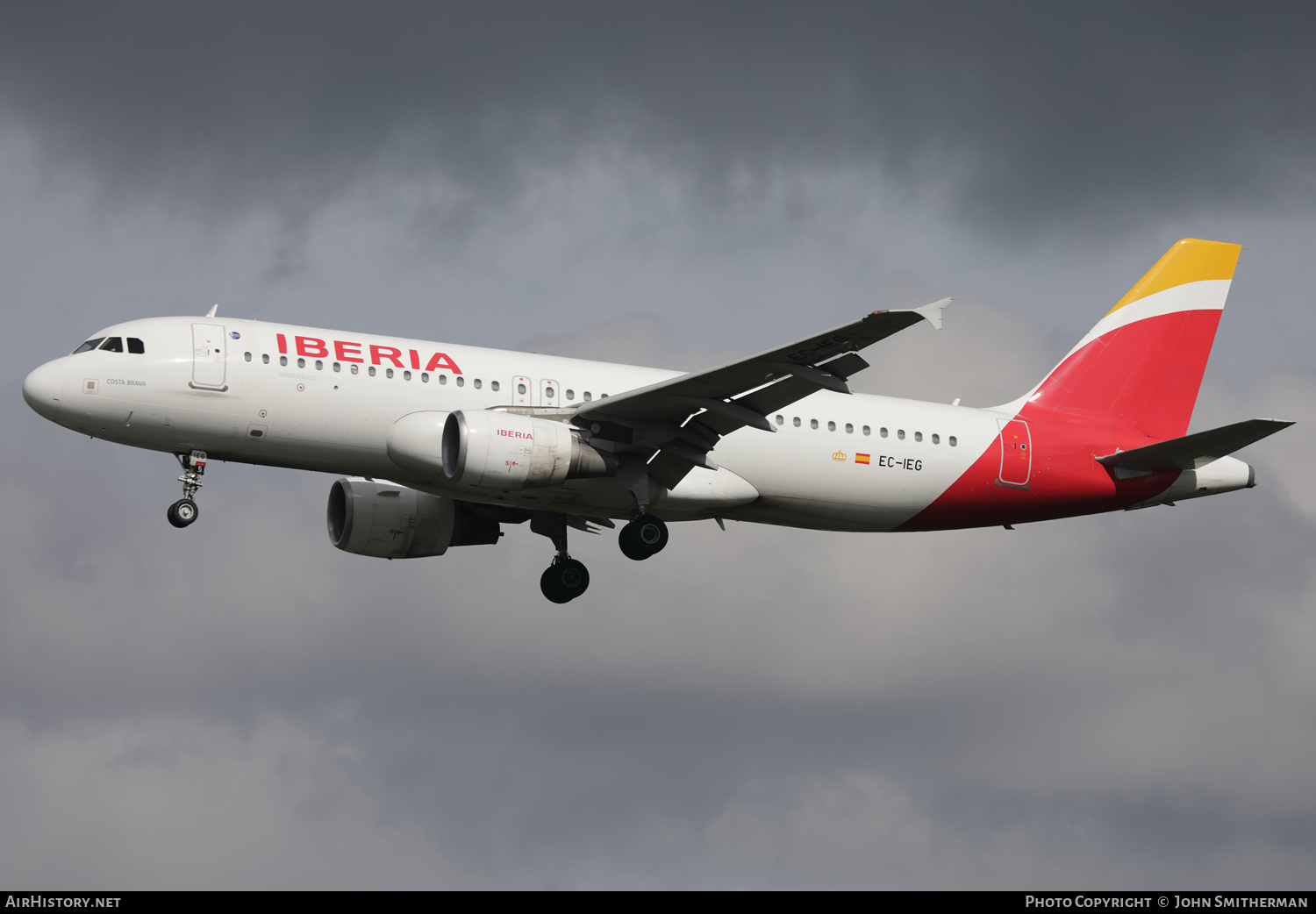 Aircraft Photo of EC-IEG | Airbus A320-214 | Iberia | AirHistory.net #507549