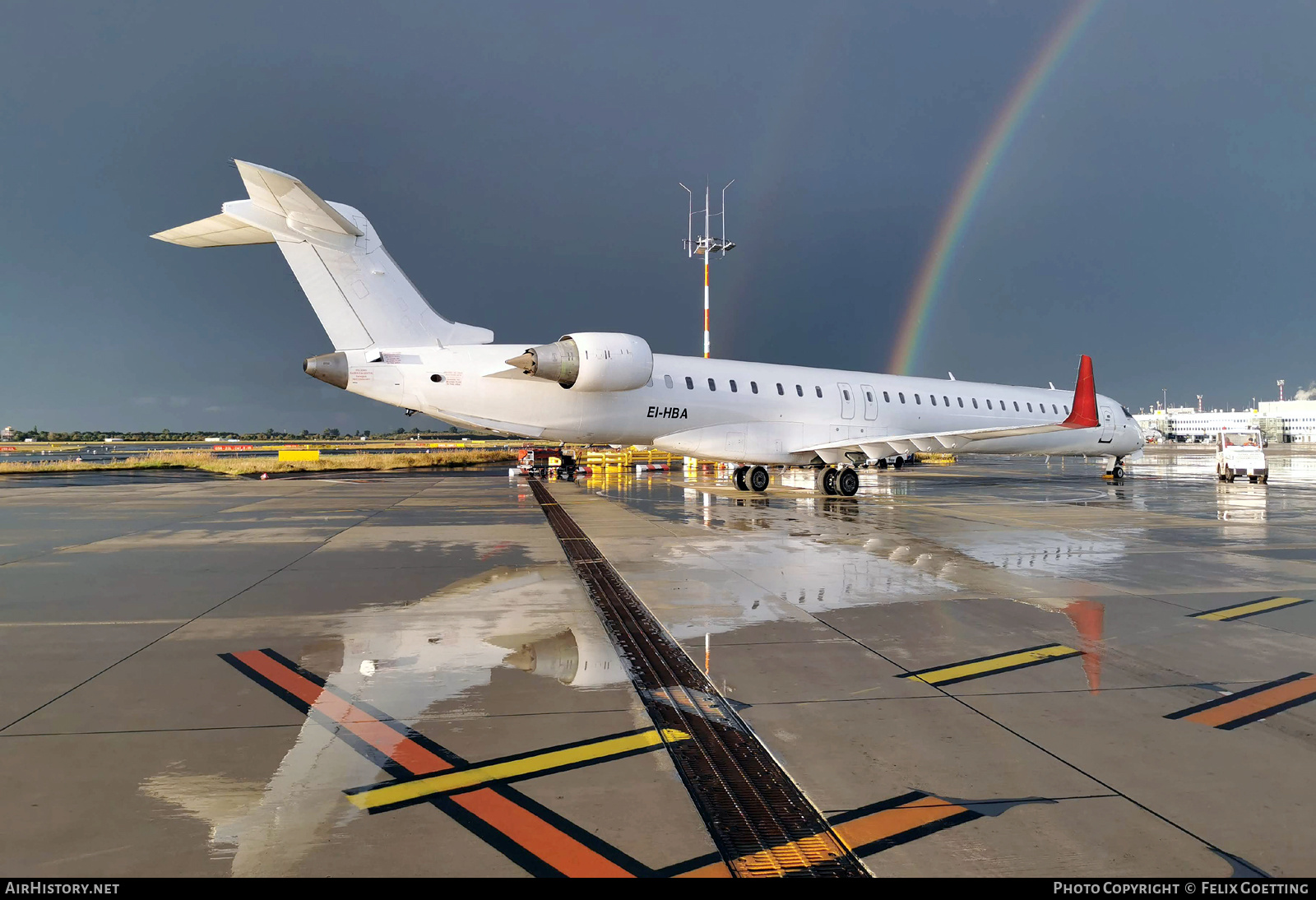 Aircraft Photo of EI-HBA | Bombardier CRJ-1000 (CL-600-2E25) | AirHistory.net #507664