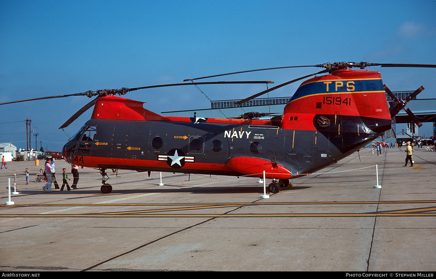 Aircraft Photo of 151941 | Boeing Vertol NCH-46A Sea Knight | USA - Navy | AirHistory.net #507744