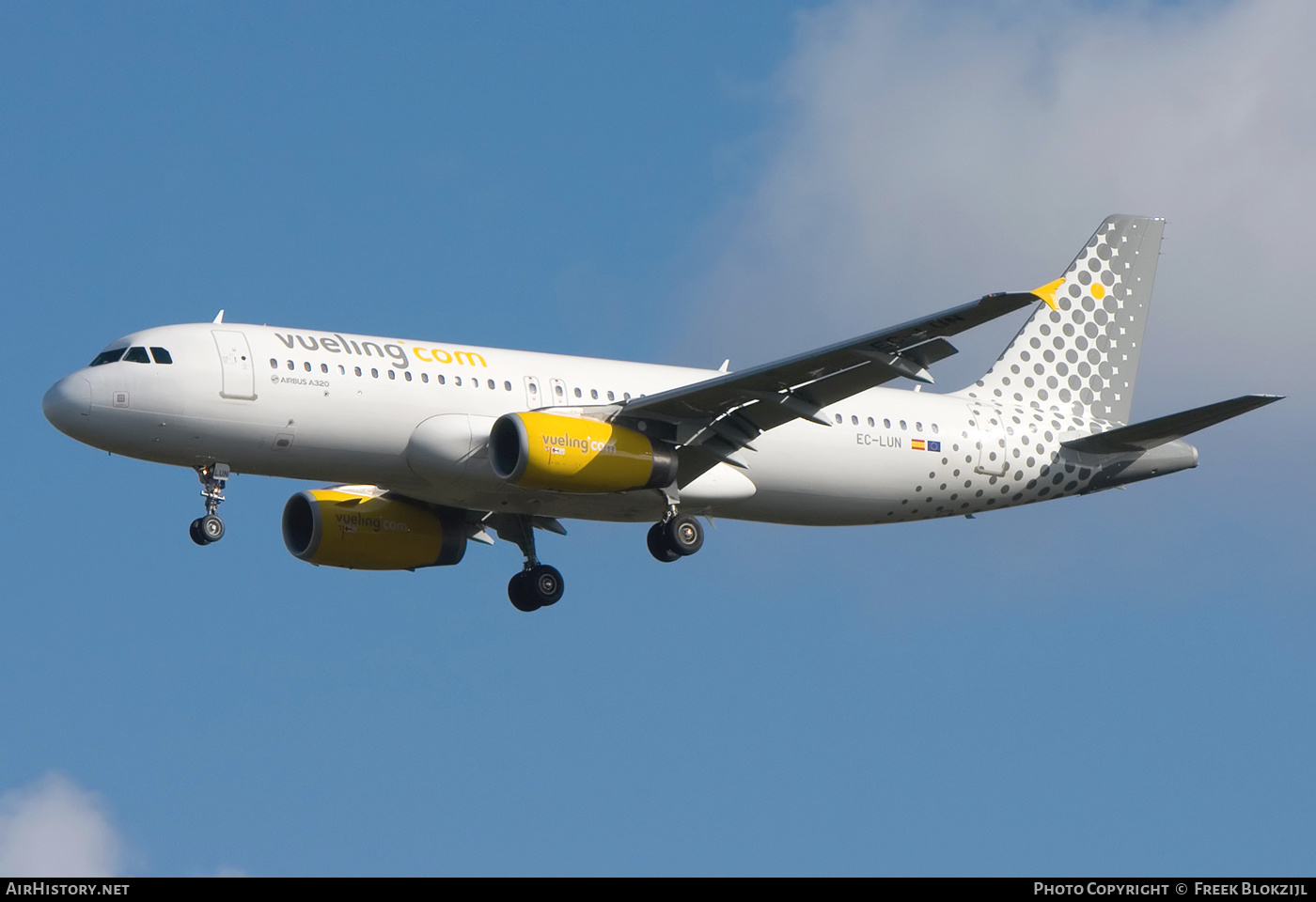 Aircraft Photo of EC-LUN | Airbus A320-232 | Vueling Airlines | AirHistory.net #507785