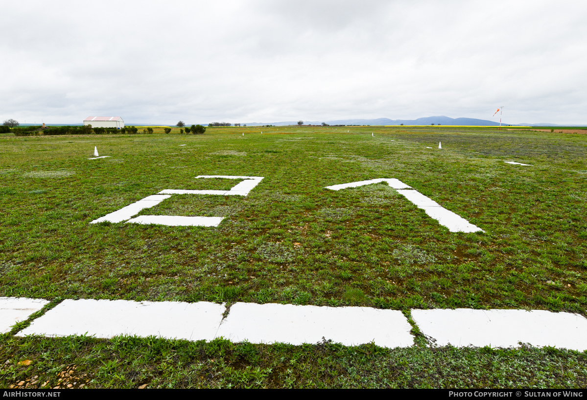 Airport photo of La Vid de Bureba (LEDB) in Spain | AirHistory.net #508079