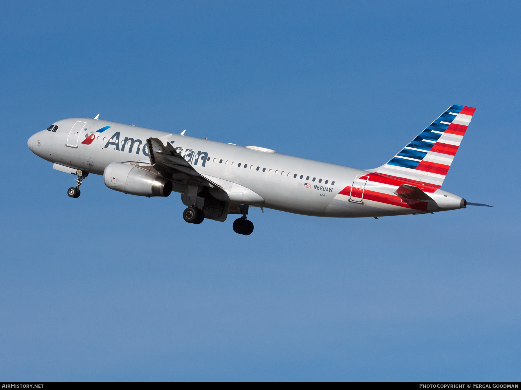 Aircraft Photo of N680AW | Airbus A320-232 | American Airlines | AirHistory.net #508127