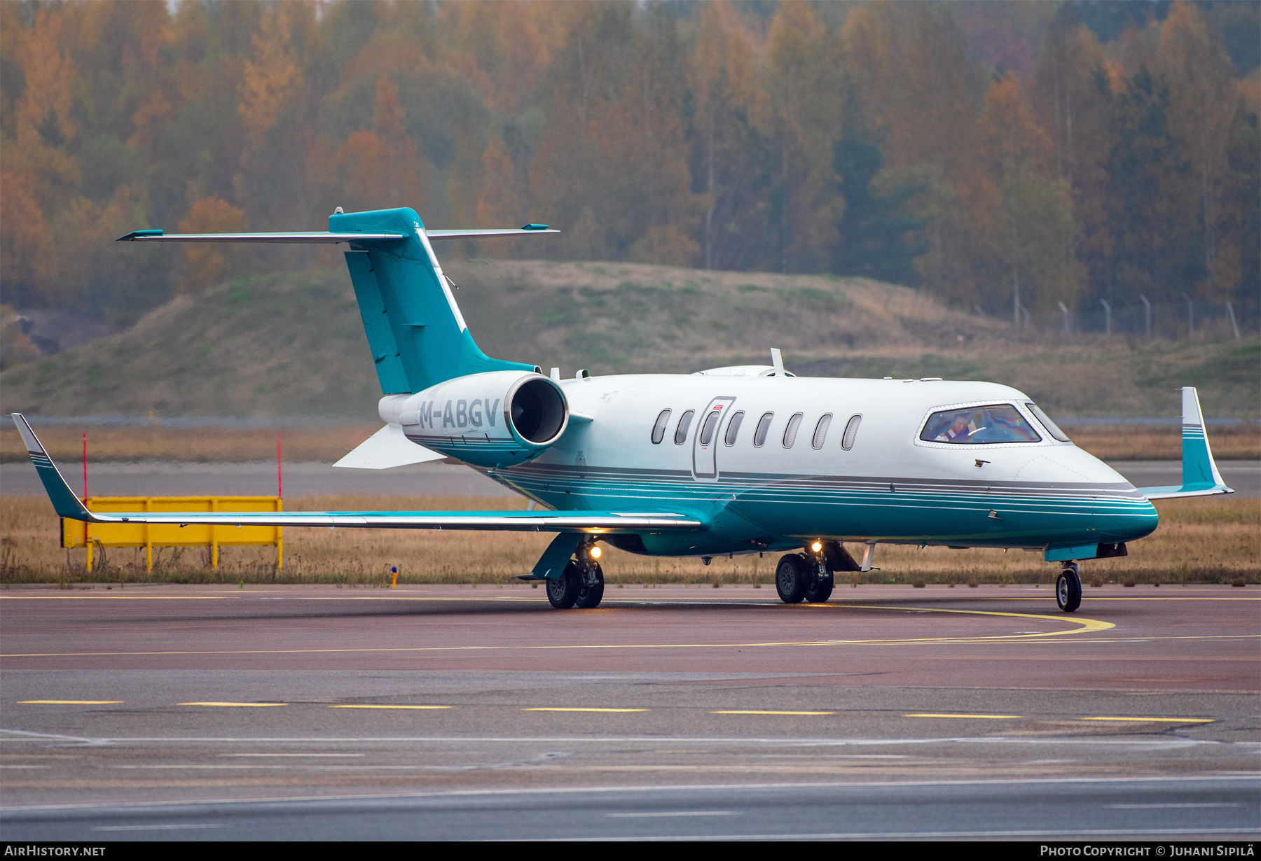 Aircraft Photo of M-ABGV | Learjet 45 | Ryanair | AirHistory.net #508191