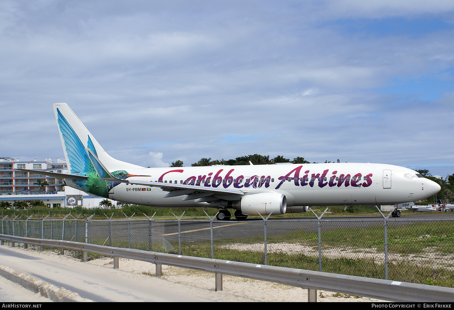 Aircraft Photo of 9Y-PBM | Boeing 737-8BK | Caribbean Airlines | AirHistory.net #508225