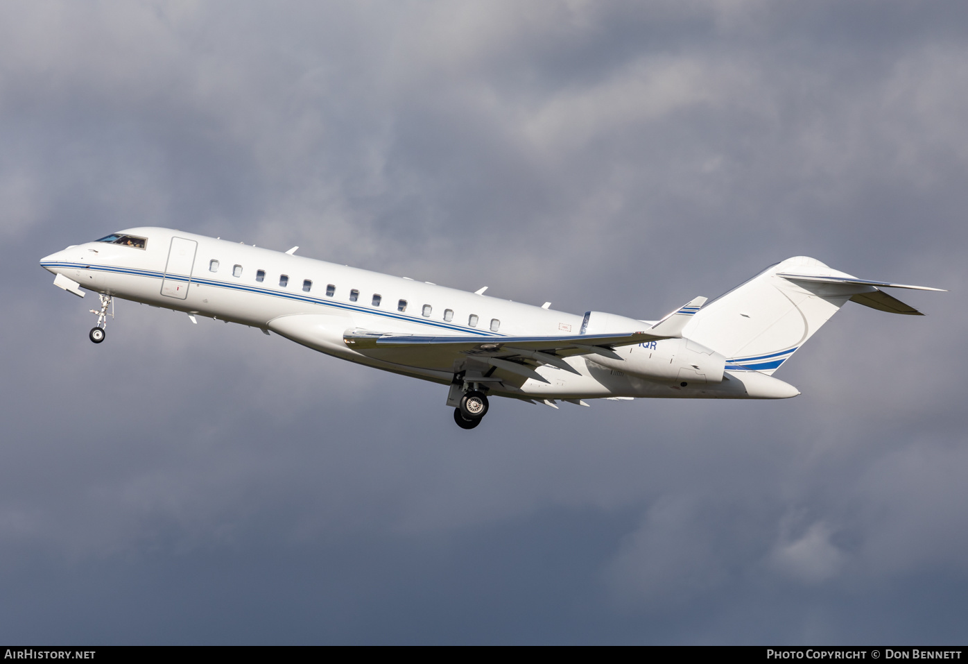 Aircraft Photo of VH-IQR | Bombardier Global 6000 (BD-700-1A10) | AirHistory.net #508292