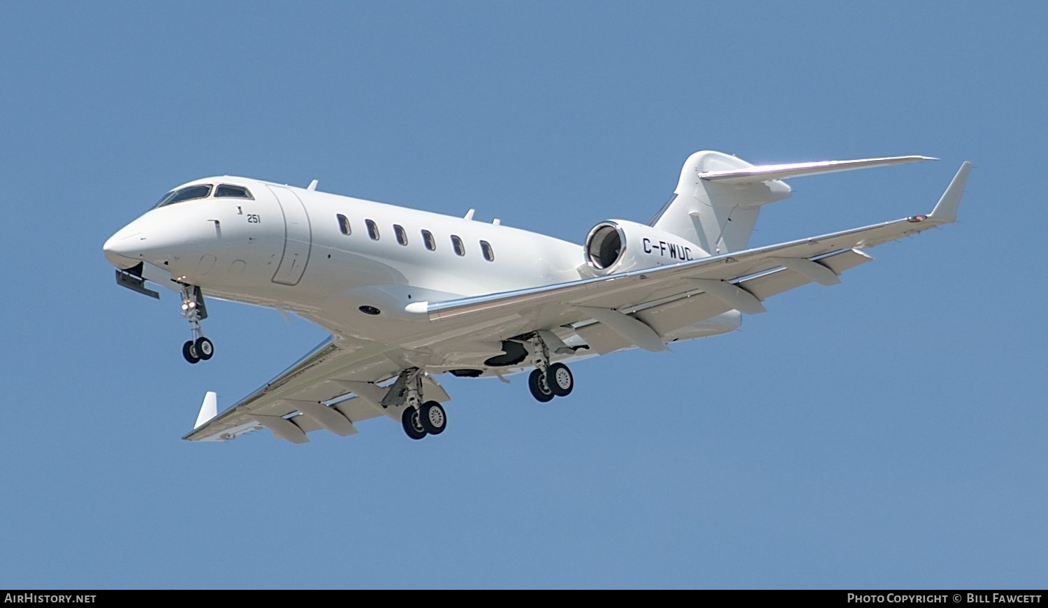 Aircraft Photo of C-FWUC | Bombardier Challenger 300 (BD-100-1A10) | AirHistory.net #508347