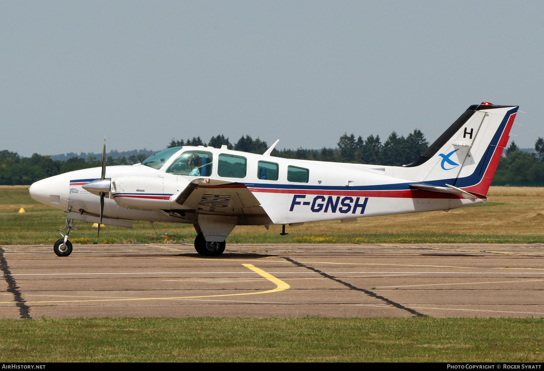 Aircraft Photo of F-GNSH | Beech 58 Baron | ÉNAC - École Nationale de l'Aviation Civile | AirHistory.net #508462