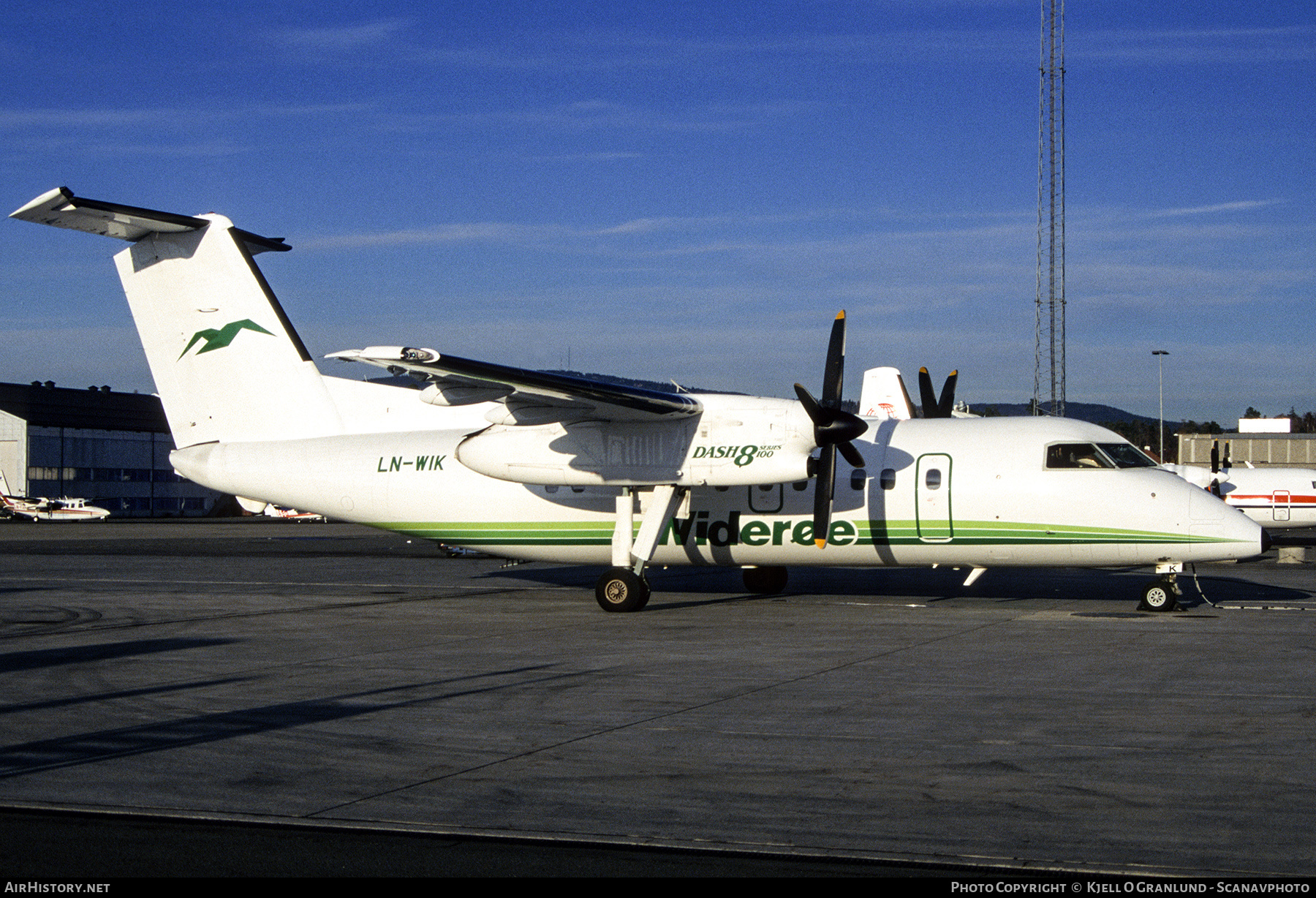 Aircraft Photo of LN-WIK | De Havilland Canada DHC-8-103B Dash 8 | Widerøe | AirHistory.net #508496