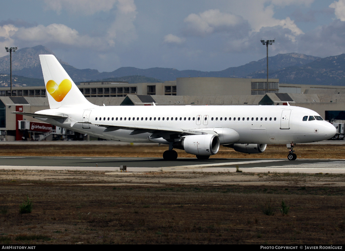 Aircraft Photo of YL-LCO | Airbus A320-214 | Thomas Cook Airlines | AirHistory.net #508616