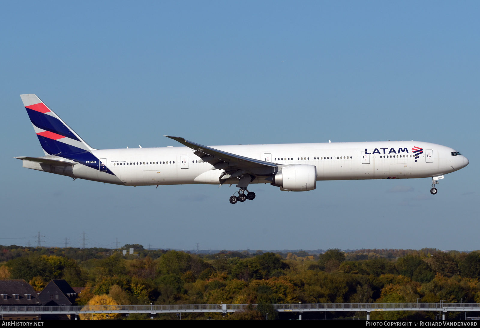Aircraft Photo of PT-MUJ | Boeing 777-32W/ER | LATAM Airlines | AirHistory.net #508770