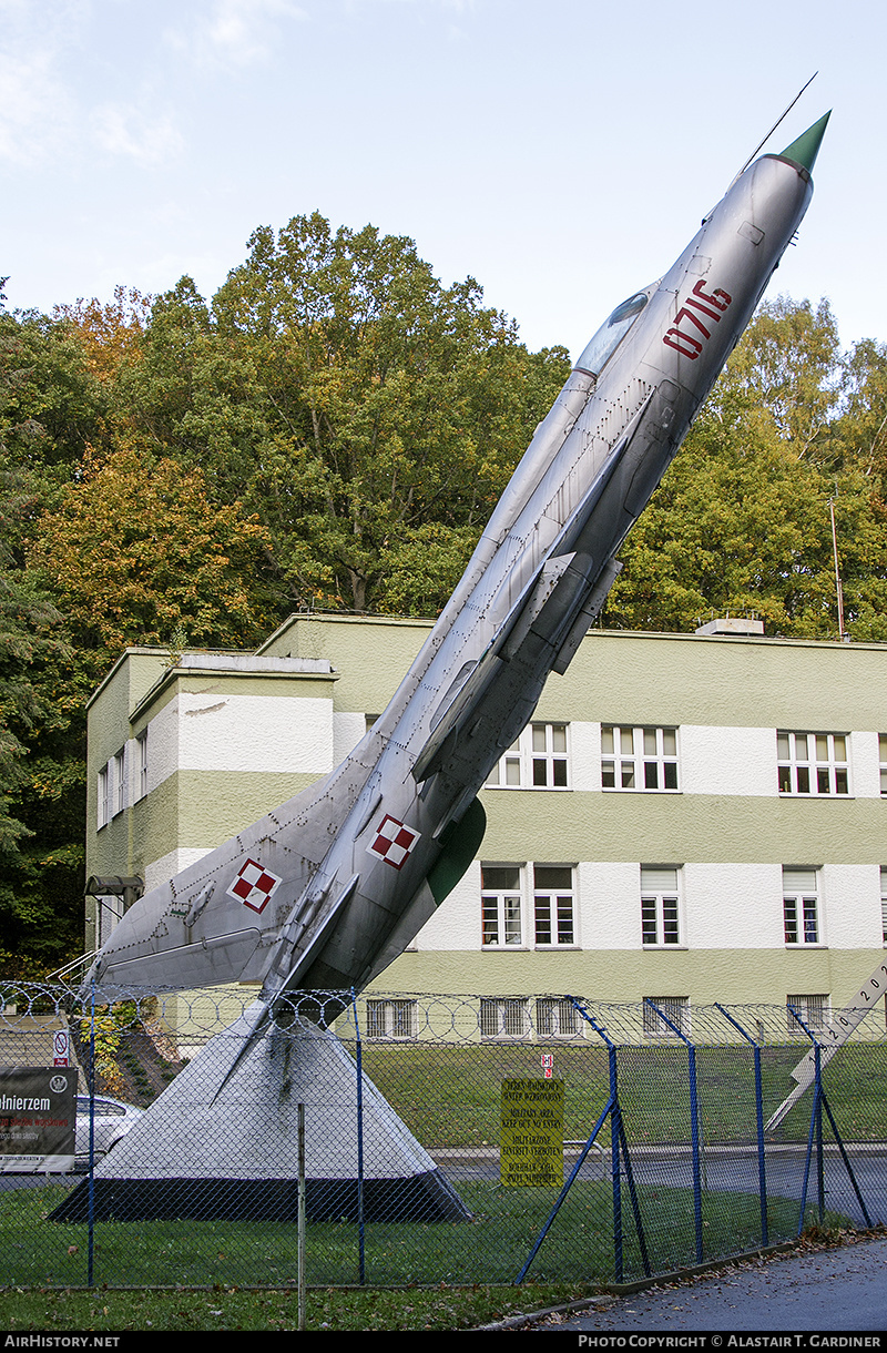 Aircraft Photo of 0716 | Mikoyan-Gurevich MiG-21PF | Poland - Navy | AirHistory.net #508817