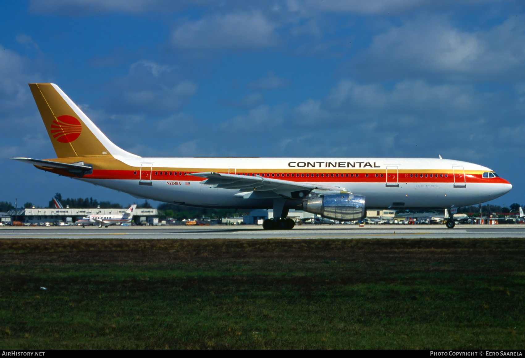 Aircraft Photo of N224EA | Airbus A300B4-203 | Continental Airlines | AirHistory.net #508840