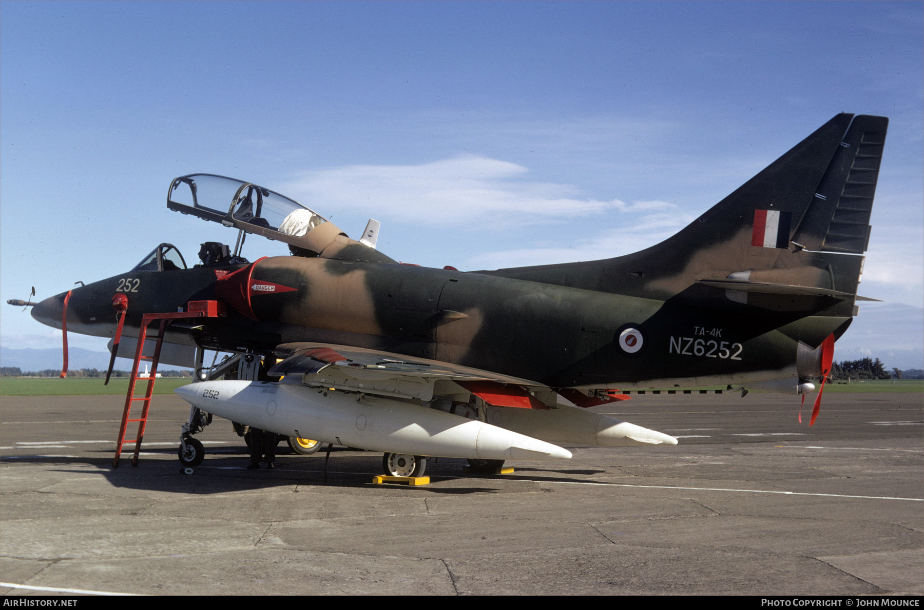 Aircraft Photo of NZ6252 | Douglas TA-4K Skyhawk | New Zealand - Air Force | AirHistory.net #508855