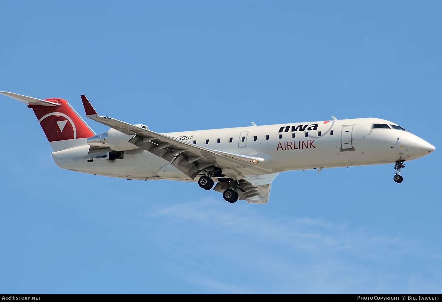 Aircraft Photo of N8390A | Bombardier CRJ-200LR (CL-600-2B19) | NWA Airlink | AirHistory.net #509246