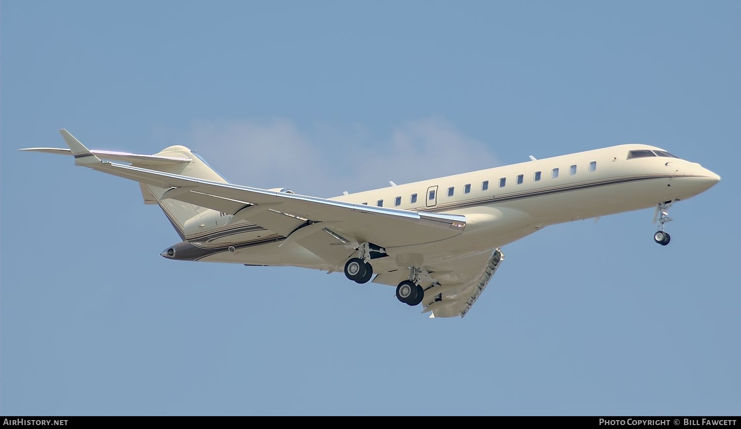 Aircraft Photo of N837WM | Bombardier Global Express XRS (BD-700-1A10) | AirHistory.net #509250