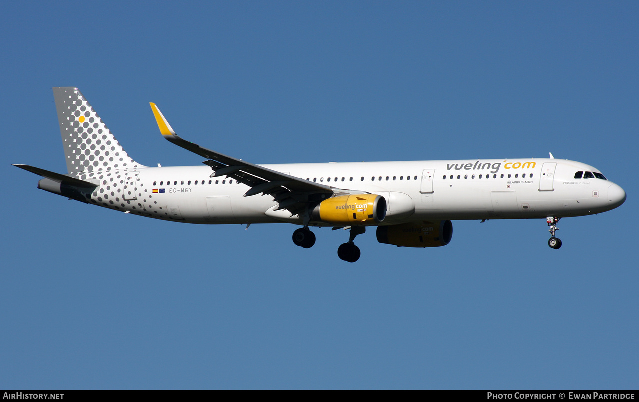 Aircraft Photo of EC-MGY | Airbus A321-231 | Vueling Airlines | AirHistory.net #509254