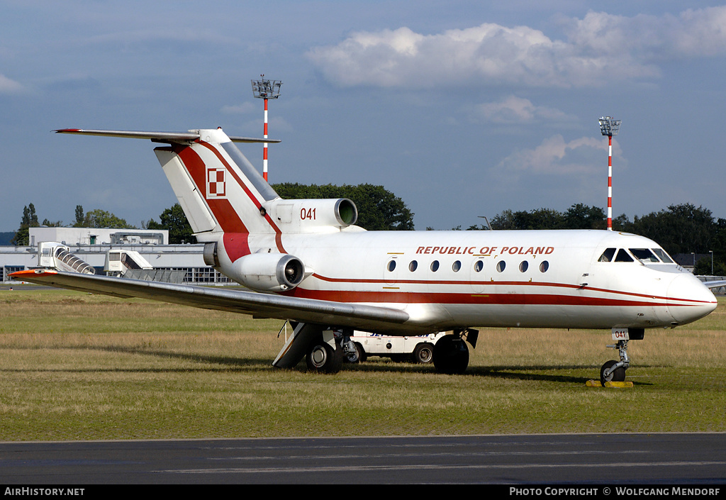 Aircraft Photo of 041 | Yakovlev Yak-40 | Poland - Air Force | AirHistory.net #509393