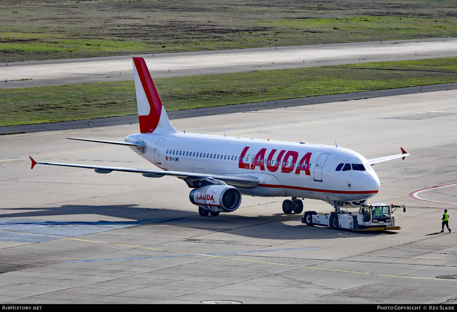 Aircraft Photo of 9H-LMB | Airbus A320-232 | Lauda | AirHistory.net #509452