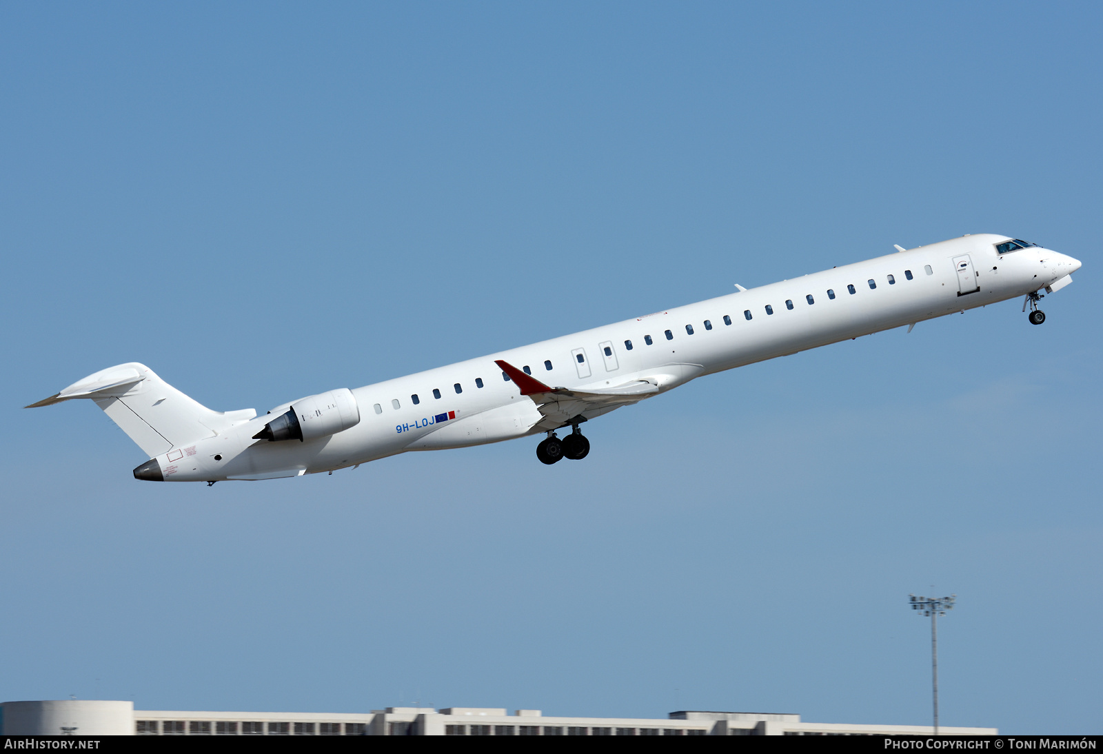 Aircraft Photo of 9H-LOJ | Bombardier CRJ-1000 (CL-600-2E25) | Air Nostrum | AirHistory.net #509583