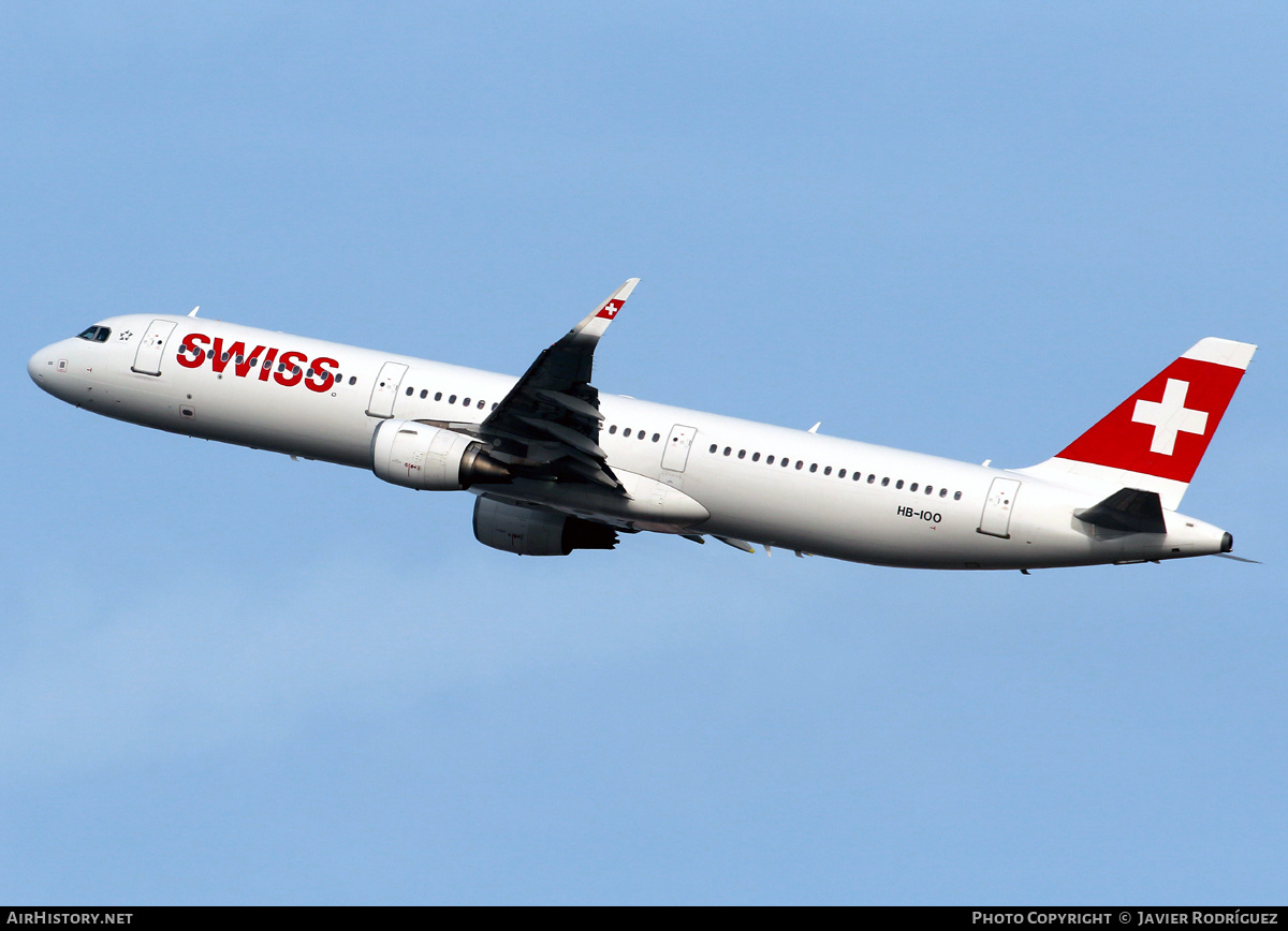Aircraft Photo of HB-IOO | Airbus A321-212 | Swiss International Air Lines | AirHistory.net #509621