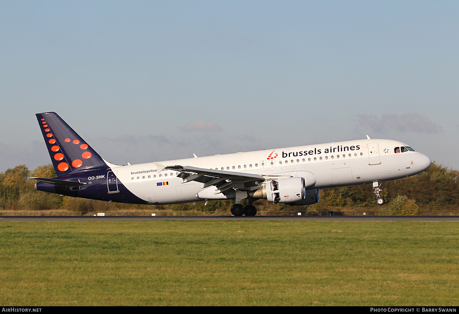Aircraft Photo of OO-SNK | Airbus A320-214 | Brussels Airlines | AirHistory.net #509762
