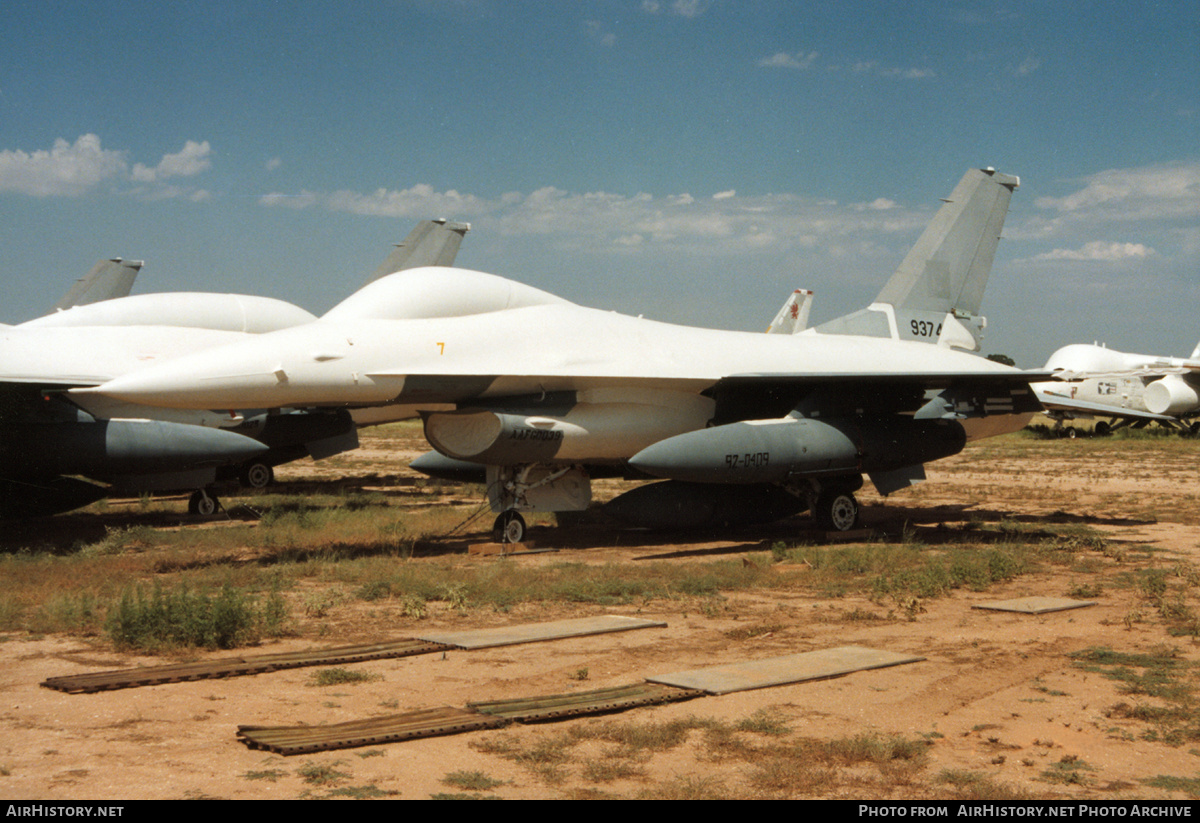 Aircraft Photo of 92-0409 / 93740 | General Dynamics F-16A Fighting Falcon | USA - Air Force | AirHistory.net #509790