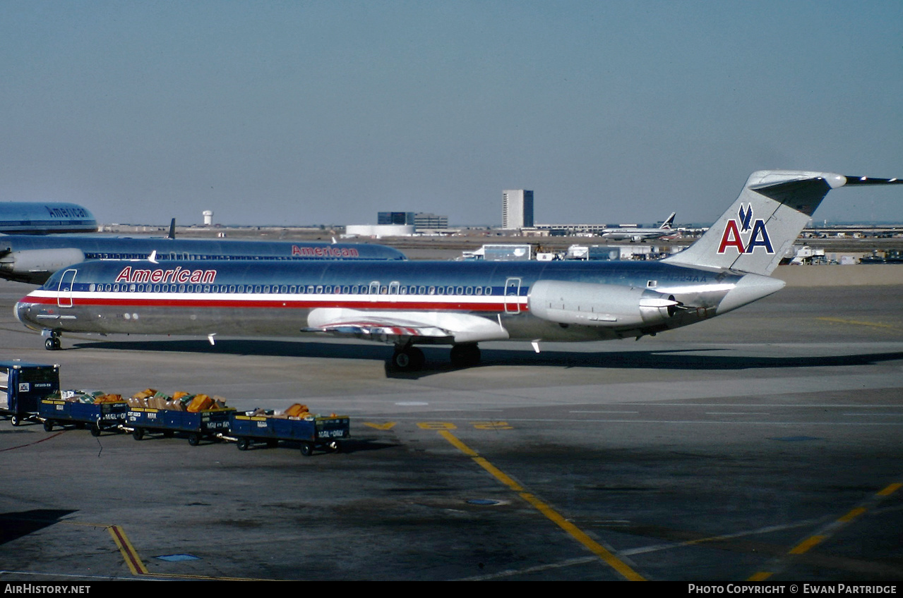 Aircraft Photo of N224AA | McDonnell Douglas MD-82 (DC-9-82) | American Airlines | AirHistory.net #509937
