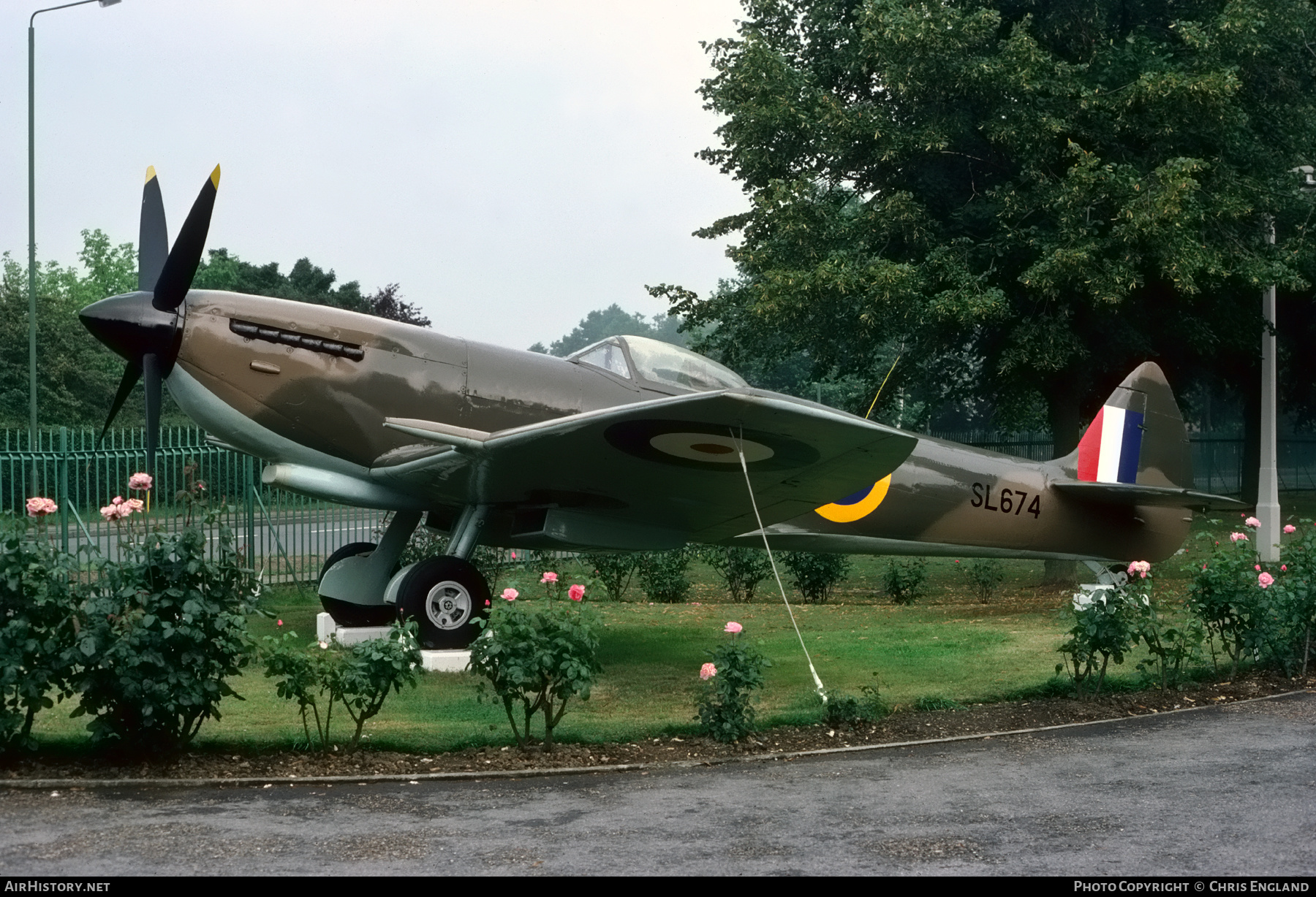 Aircraft Photo of SL674 / 8392M | Supermarine 361 Spitfire LF16E | UK - Air Force | AirHistory.net #510021