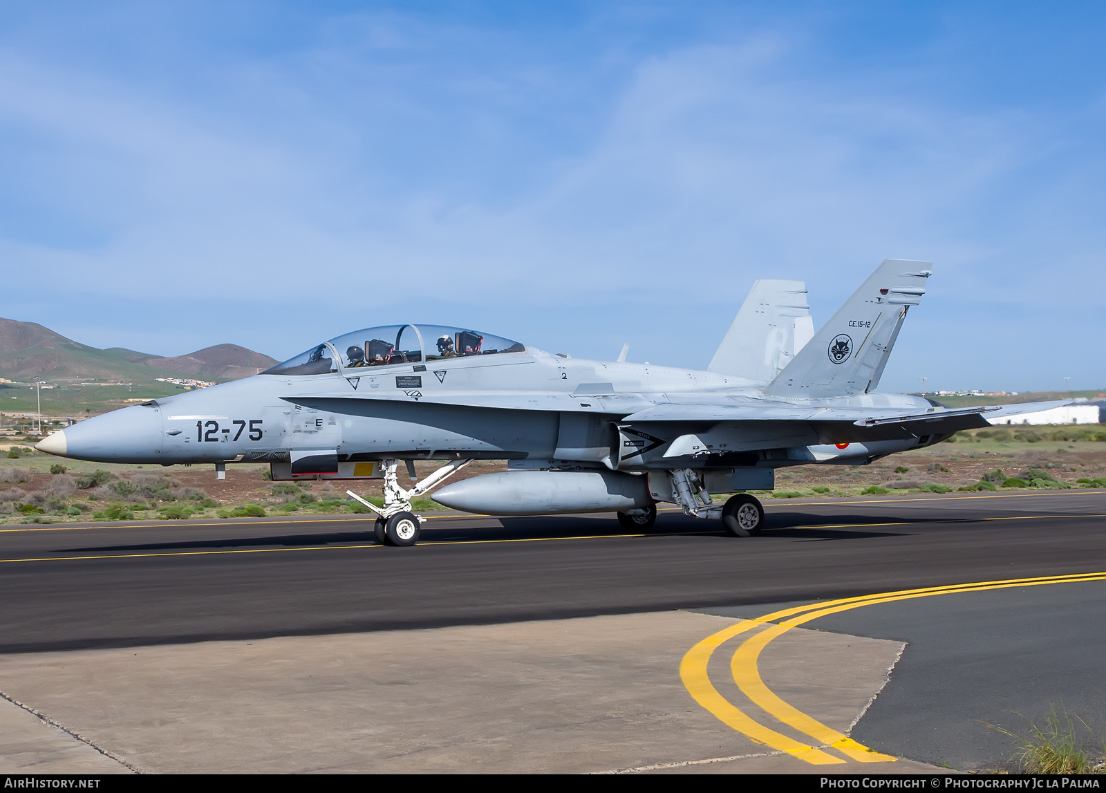 Aircraft Photo of CE.15-12 | McDonnell Douglas EF-18B Hornet | Spain - Air Force | AirHistory.net #510051