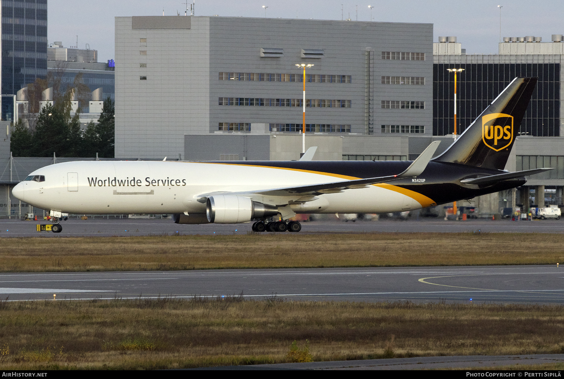 Aircraft Photo of N342UP | Boeing 767-34AF/ER | United Parcel Service - UPS | AirHistory.net #510057