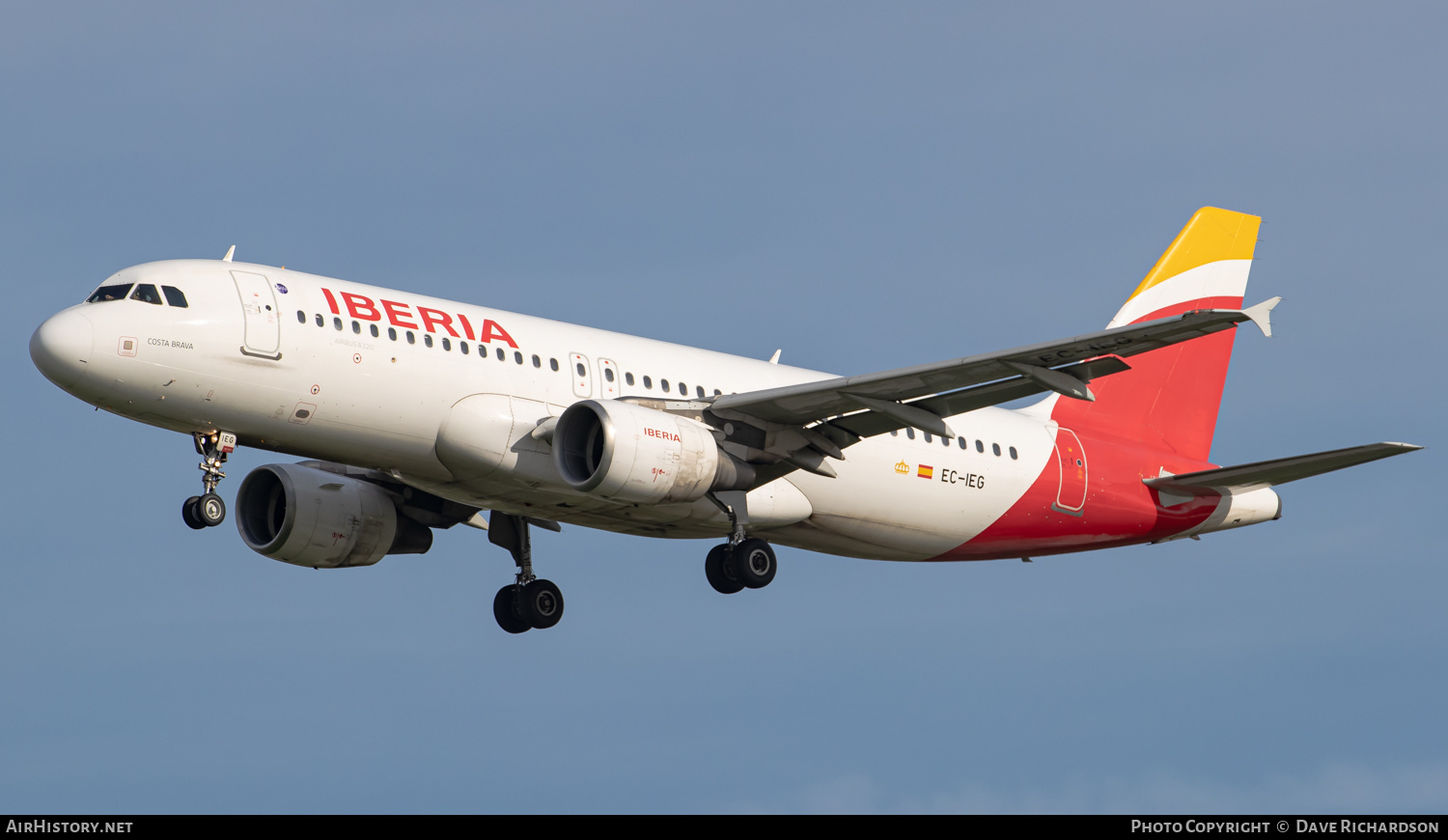 Aircraft Photo of EC-IEG | Airbus A320-214 | Iberia | AirHistory.net #510619