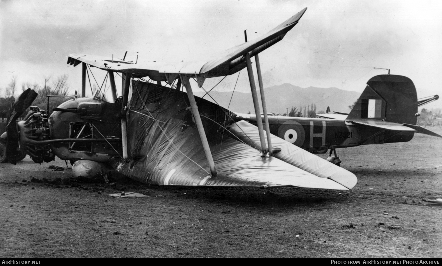 Aircraft Photo of NZ321 | Vickers 266 Vincent | New Zealand - Air Force | AirHistory.net #510754