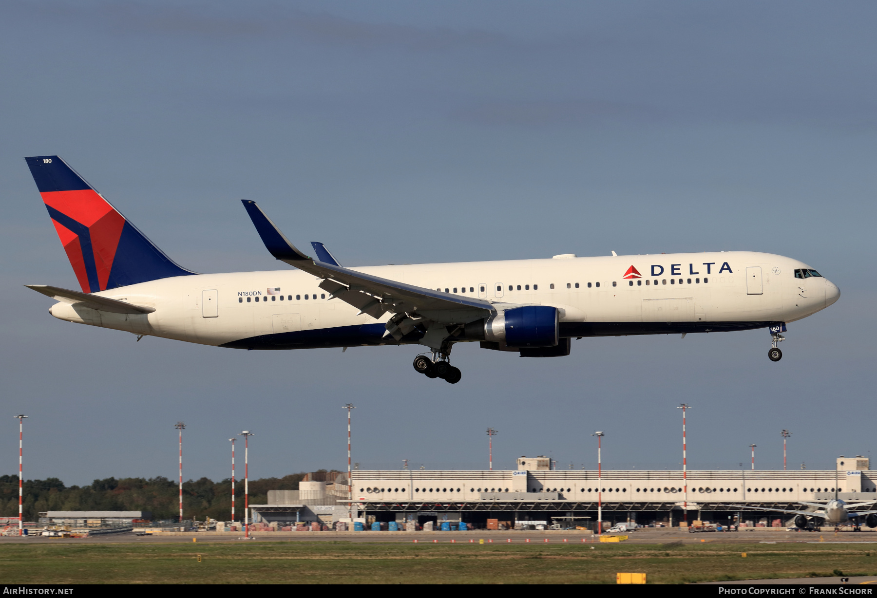 Aircraft Photo of N180DN | Boeing 767-332/ER | Delta Air Lines | AirHistory.net #510799
