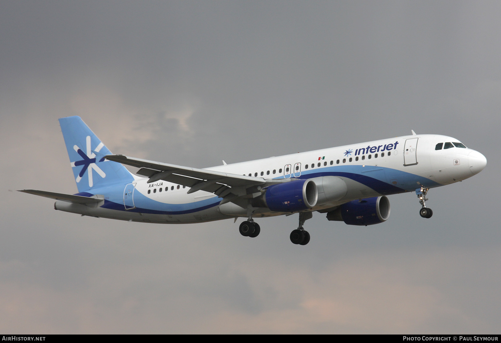 Aircraft Photo of XA-IJA | Airbus A320-214 | Interjet | AirHistory.net #510837