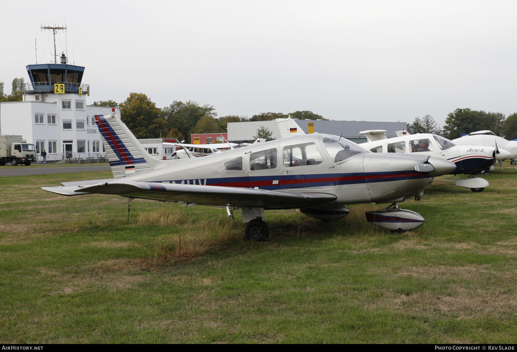 Aircraft Photo of D-EMHV | Piper PA-28-181 Archer II | AirHistory.net #510878