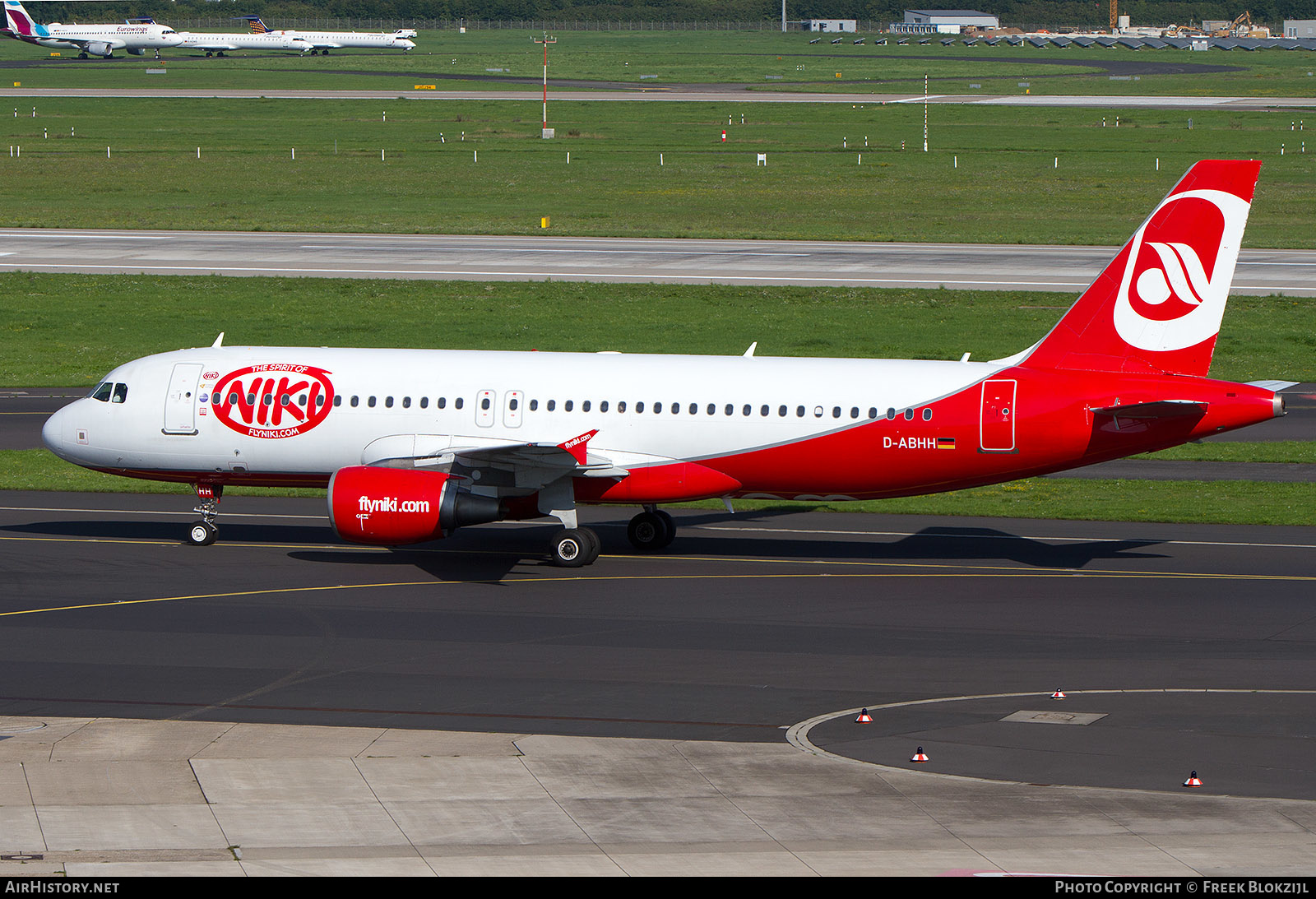 Aircraft Photo of D-ABHH | Airbus A320-214 | Niki | AirHistory.net #510901