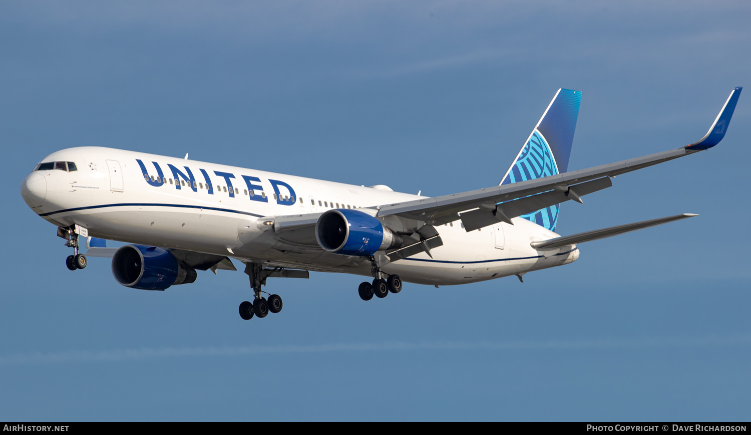 Aircraft Photo of N675UA | Boeing 767-322/ER | United Airlines | AirHistory.net #510960