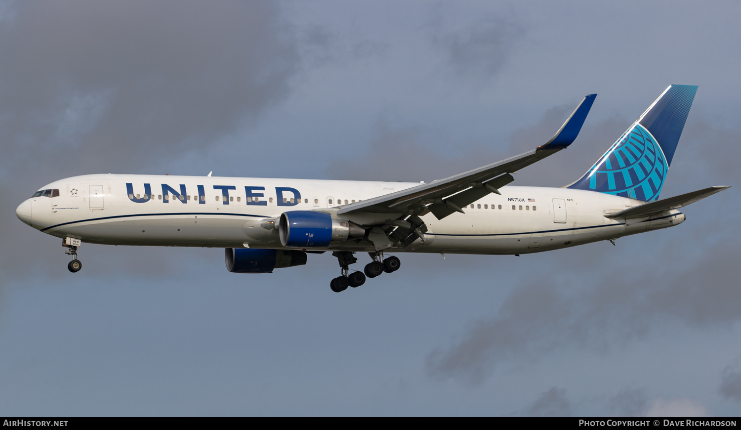 Aircraft Photo of N671UA | Boeing 767-322/ER | United Airlines | AirHistory.net #511007