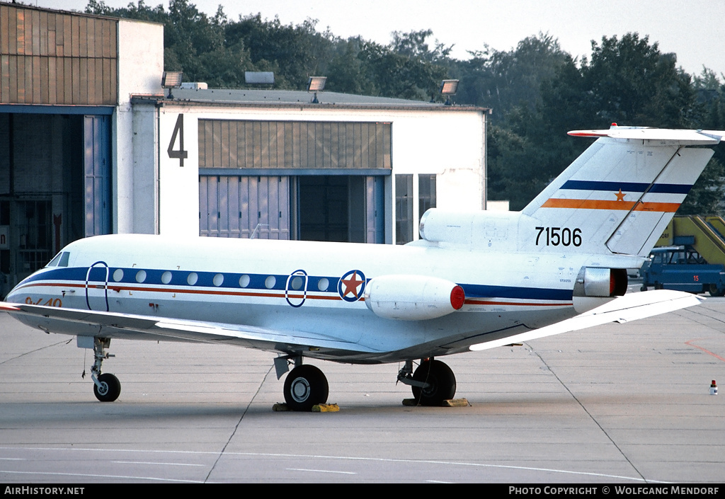 Aircraft Photo of 71506 | Yakovlev Yak-40 | Yugoslavia - Air Force | AirHistory.net #511078