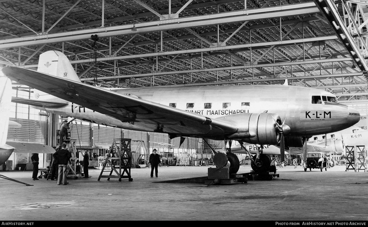Aircraft Photo of PH-ARZ | Douglas DC-3-194D | KLM - Koninklijke Luchtvaart Maatschappij | AirHistory.net #511471