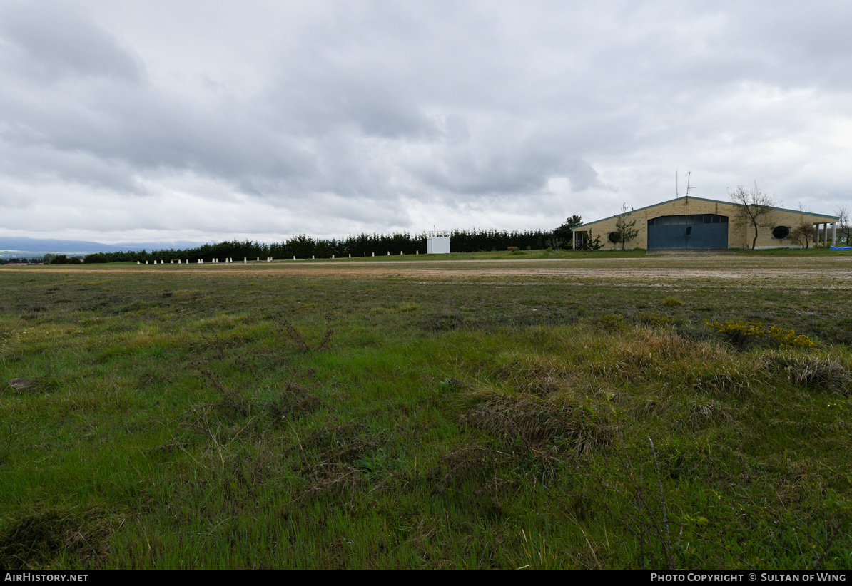Airport photo of Medina de Pomar (LEDI) in Spain | AirHistory.net #511484