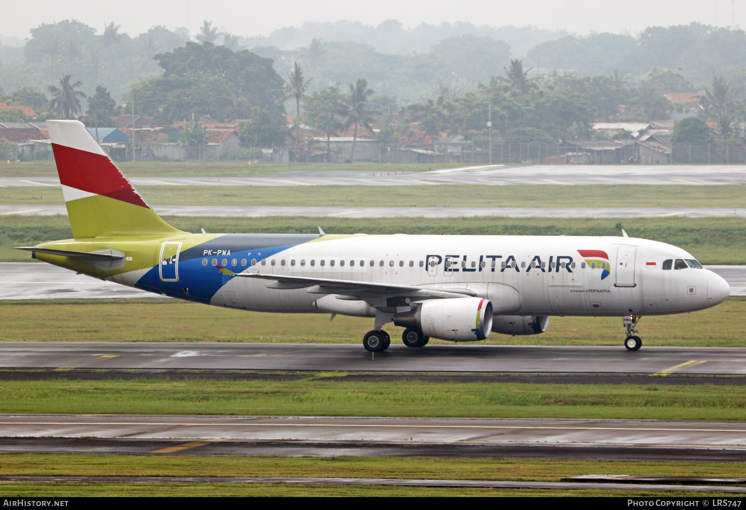 Aircraft Photo of PK-PWA | Airbus A320-214 | Pelita Air Service | AirHistory.net #511577