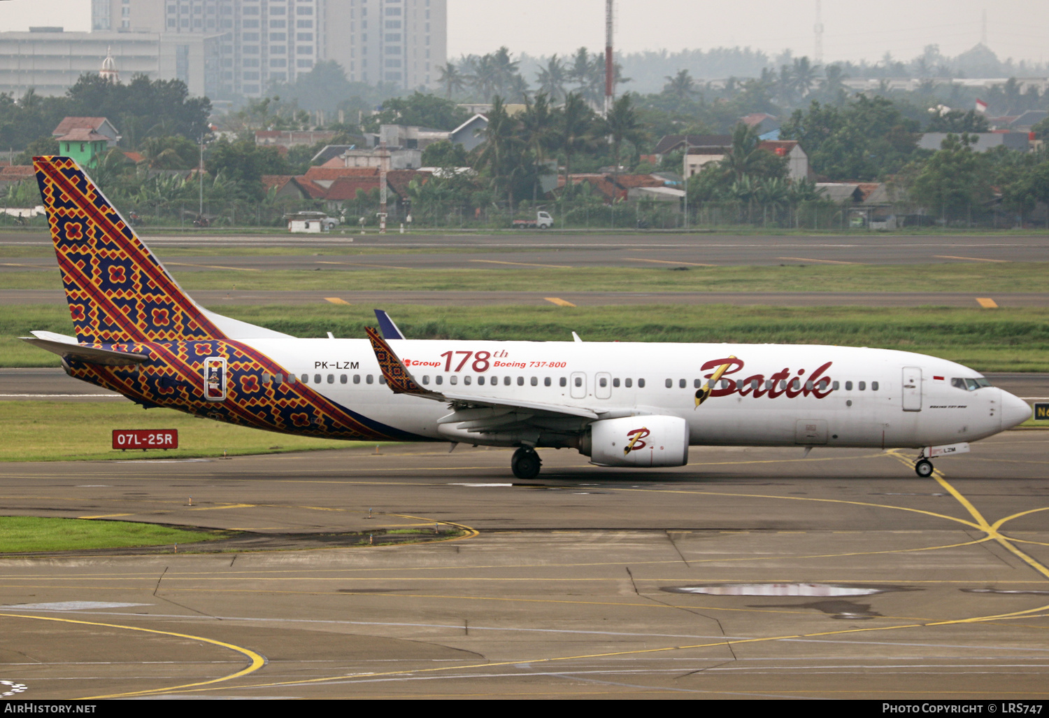 Aircraft Photo of PK-LZM | Boeing 737-8GP | Batik Air | AirHistory.net #511672